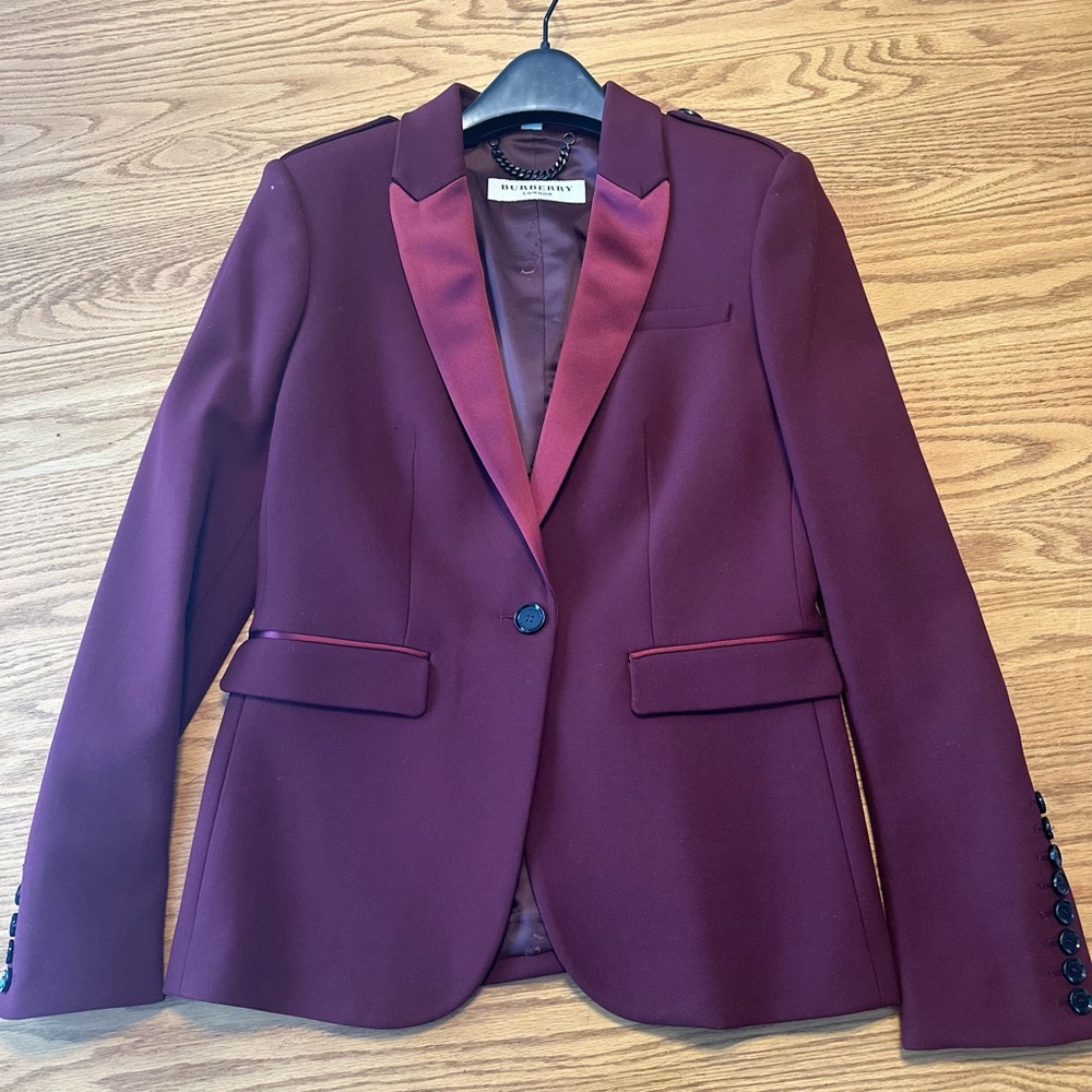 BURBERRY Suit